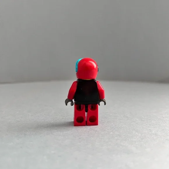 LEGO Racers Racer Driver Minifigure - Picture 2 of 3